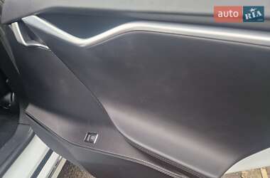 Лифтбек Tesla Model S 2016 в Тульчине