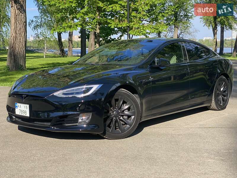 Ліфтбек Tesla Model S 2018 в Києві