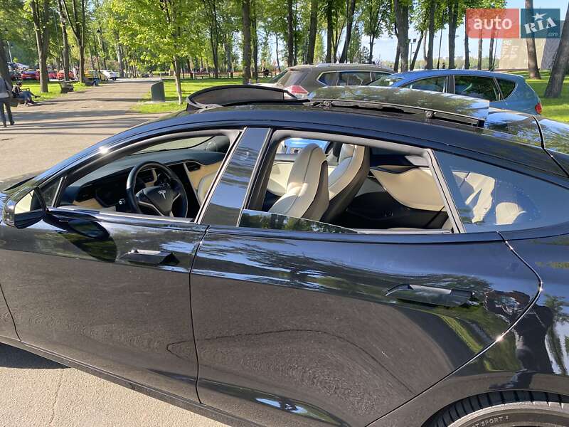 Ліфтбек Tesla Model S 2018 в Києві