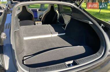 Лифтбек Tesla Model S 2018 в Киеве