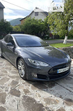 Ліфтбек Tesla Model S 2015 в Ужгороді