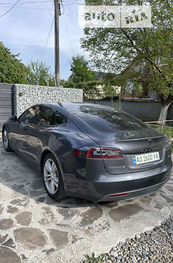 Лифтбек Tesla Model S 2015 в Ужгороде