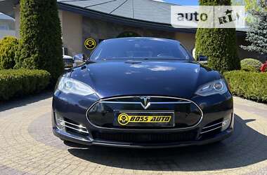 Лифтбек Tesla Model S 2015 в Львове