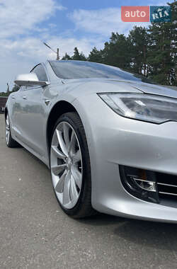 Лифтбек Tesla Model S 2018 в Киеве