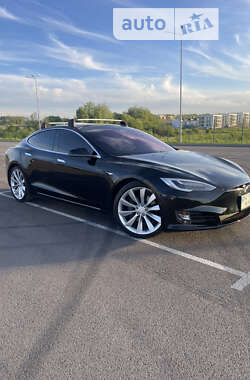 Лифтбек Tesla Model S 2017 в Ровно