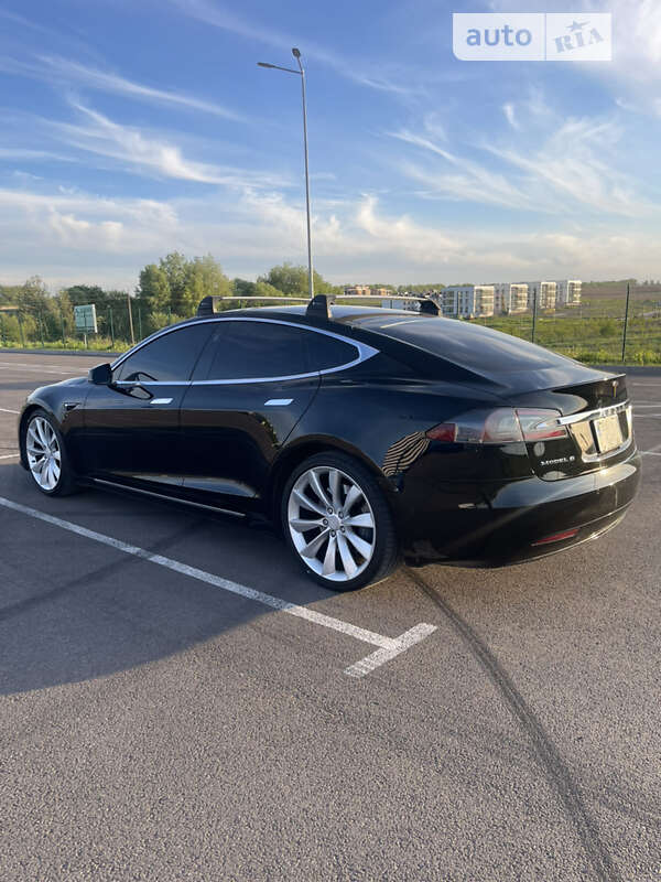 Ліфтбек Tesla Model S 2017 в Рівному