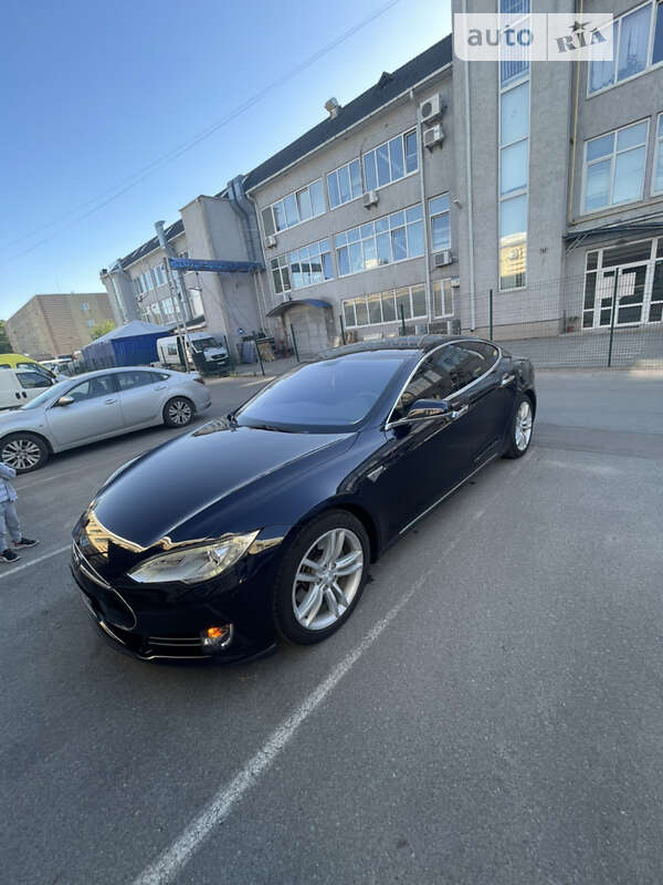 Лифтбек Tesla Model S 2014 в Житомире