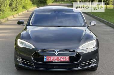 Лифтбек Tesla Model S 2015 в Ровно