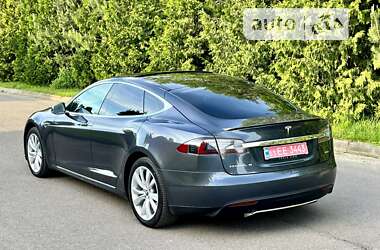 Лифтбек Tesla Model S 2015 в Ровно