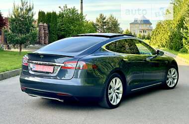 Лифтбек Tesla Model S 2015 в Ровно