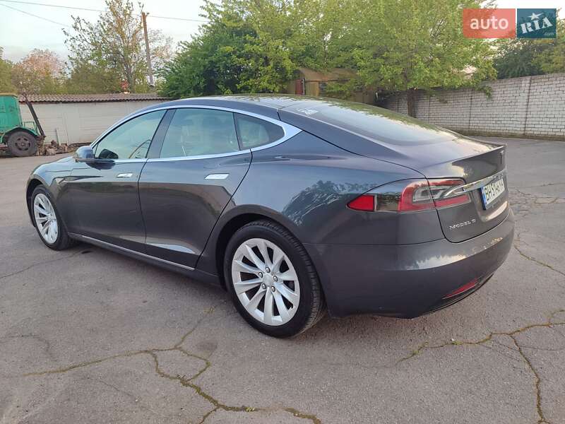 Лифтбек Tesla Model S 2016 в Одессе