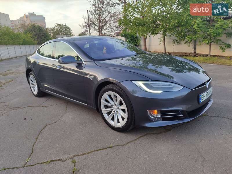 Лифтбек Tesla Model S 2016 в Одессе