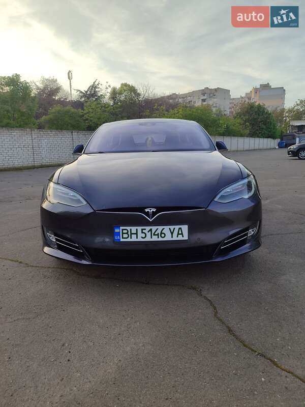 Лифтбек Tesla Model S 2016 в Одессе