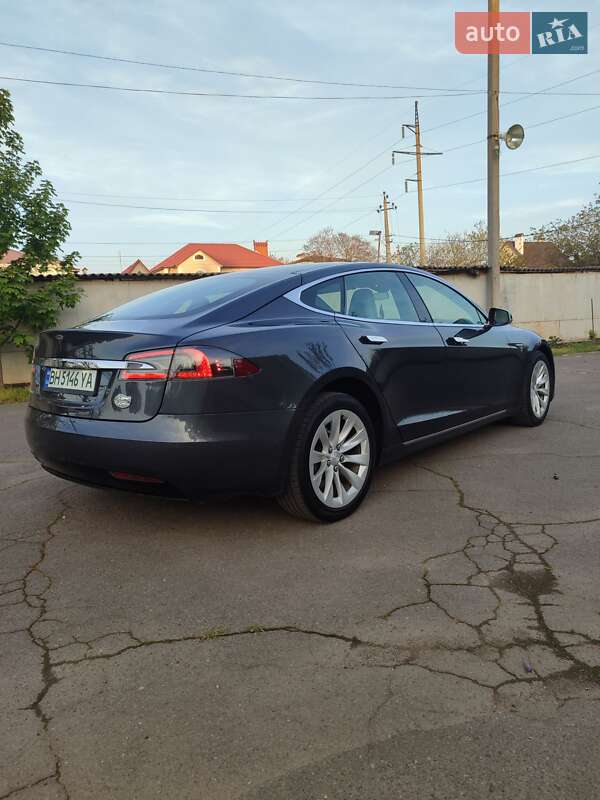 Лифтбек Tesla Model S 2016 в Одессе