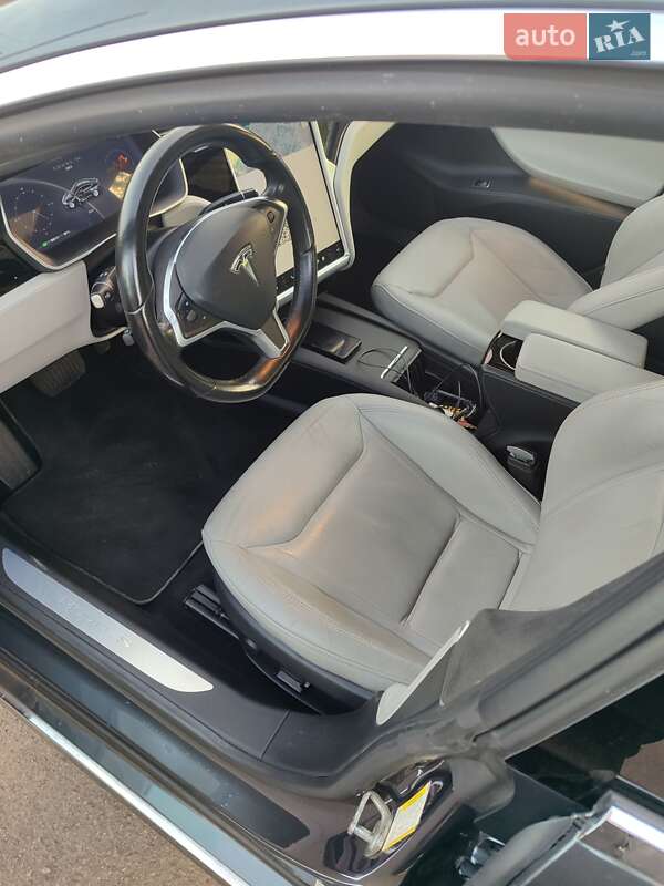 Лифтбек Tesla Model S 2016 в Одессе