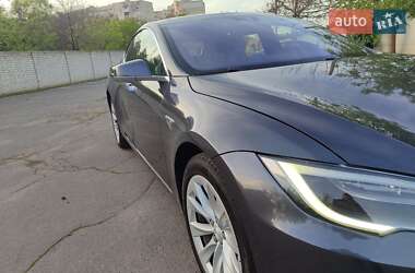 Лифтбек Tesla Model S 2016 в Одессе