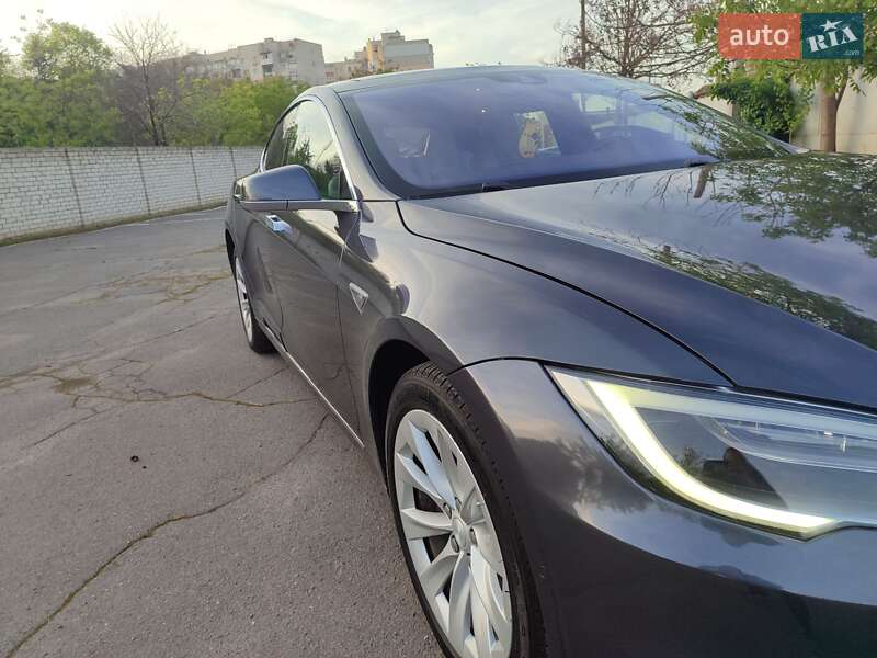 Лифтбек Tesla Model S 2016 в Одессе