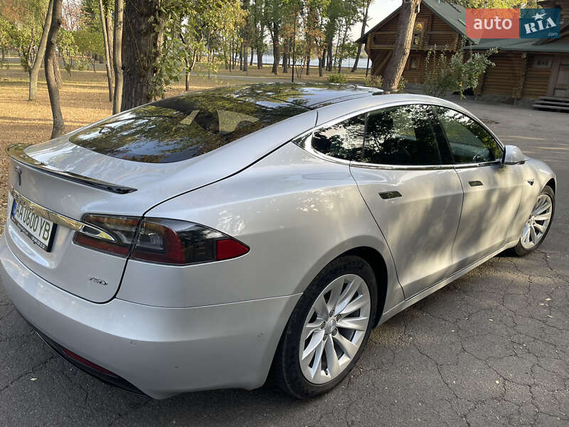 Лифтбек Tesla Model S 2018 в Василькове