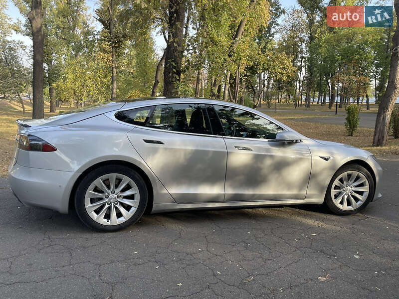 Лифтбек Tesla Model S 2018 в Василькове