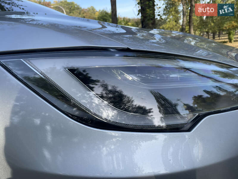 Ліфтбек Tesla Model S 2018 в Василькові