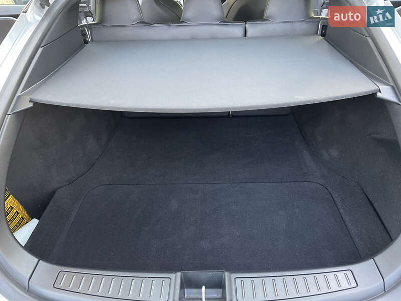 Лифтбек Tesla Model S 2018 в Василькове