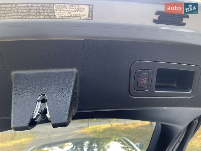 Лифтбек Tesla Model S 2018 в Василькове