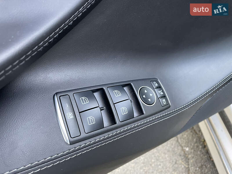 Лифтбек Tesla Model S 2018 в Василькове