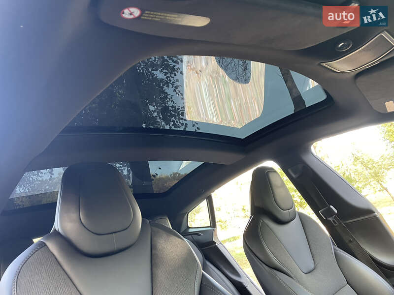 Лифтбек Tesla Model S 2018 в Василькове
