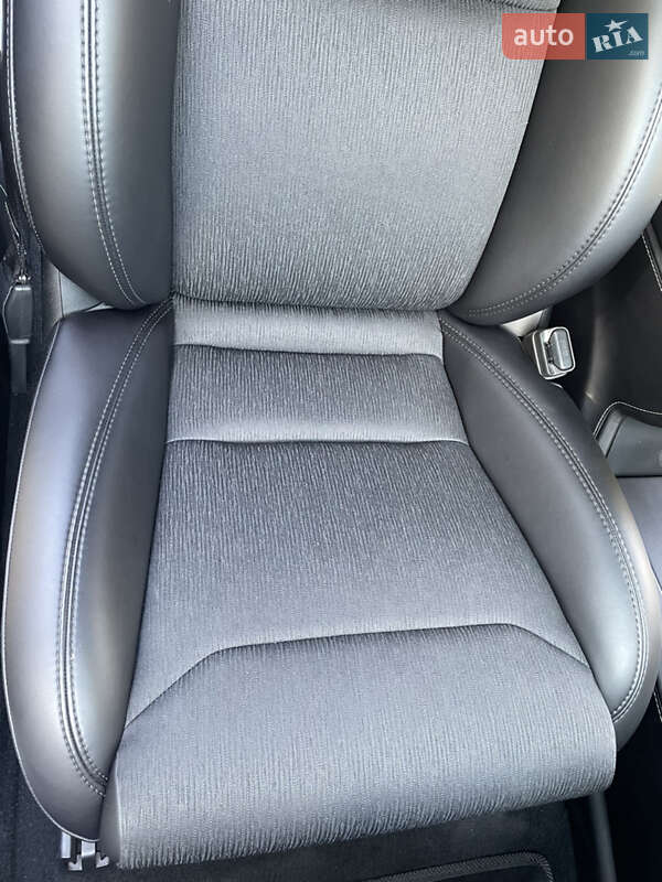 Лифтбек Tesla Model S 2018 в Василькове