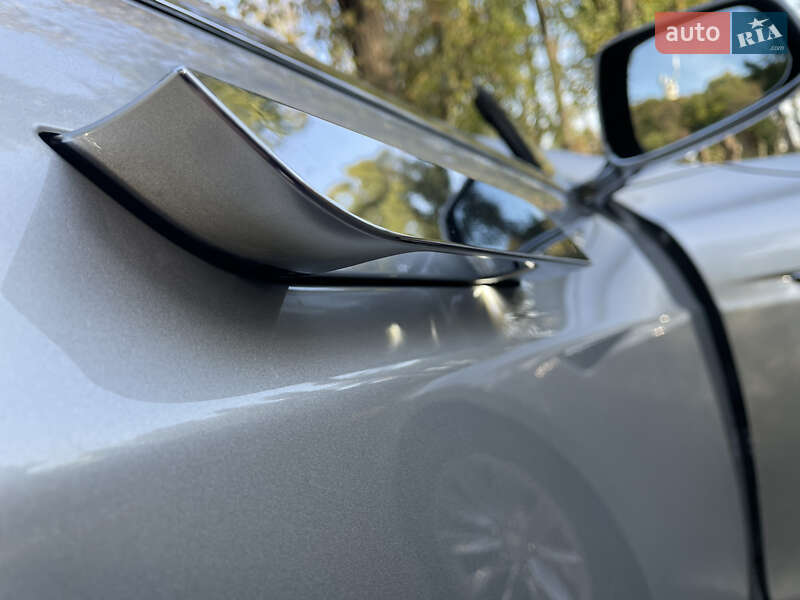 Лифтбек Tesla Model S 2018 в Василькове