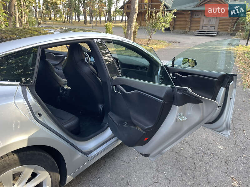 Лифтбек Tesla Model S 2018 в Василькове
