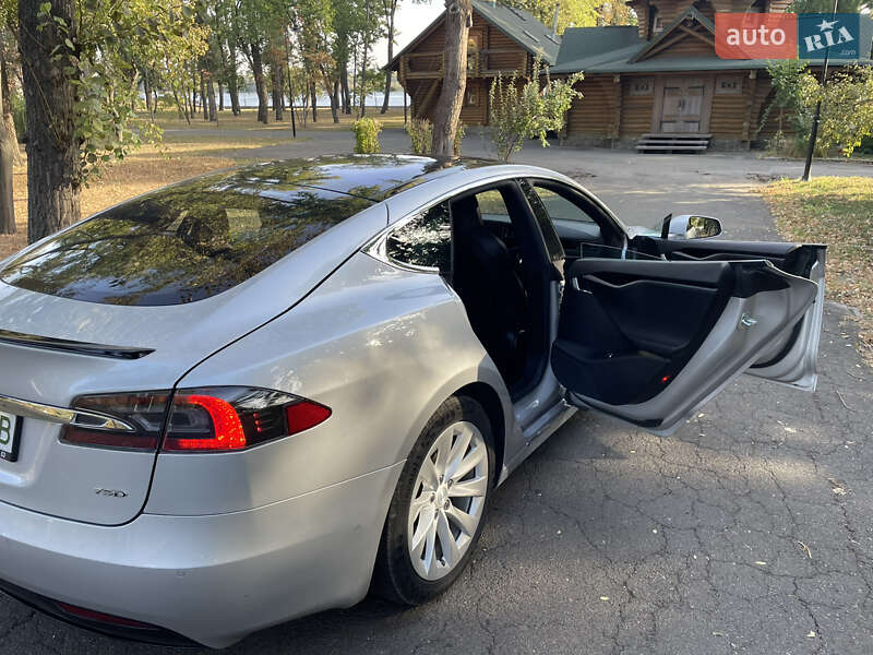 Лифтбек Tesla Model S 2018 в Василькове