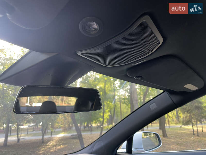 Лифтбек Tesla Model S 2018 в Василькове