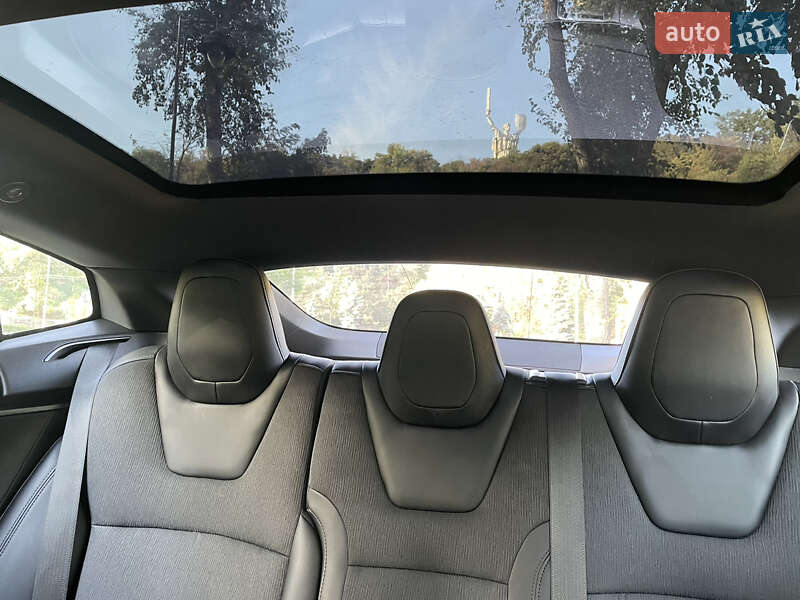 Лифтбек Tesla Model S 2018 в Василькове