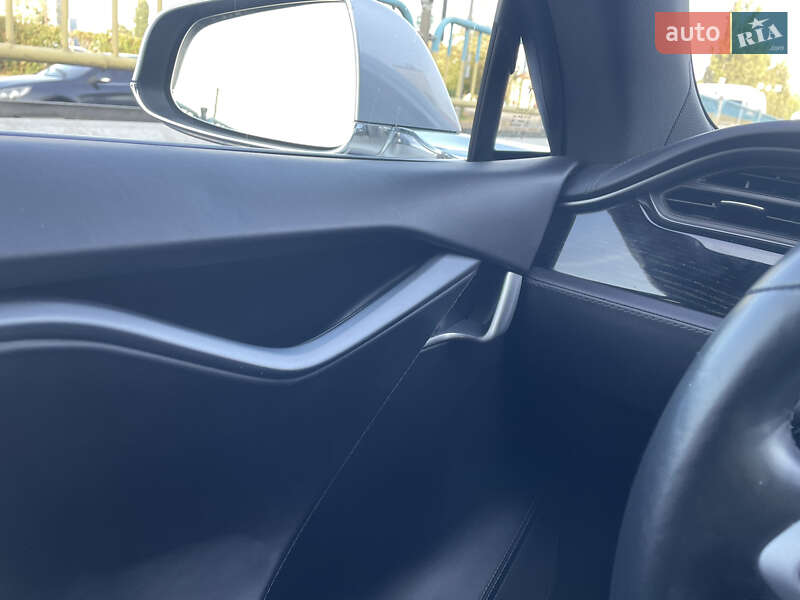Лифтбек Tesla Model S 2018 в Василькове