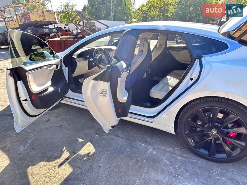 Ліфтбек Tesla Model S 2019 в Запоріжжі
