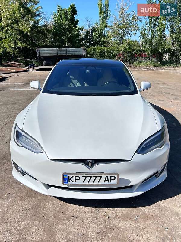 Ліфтбек Tesla Model S 2019 в Запоріжжі