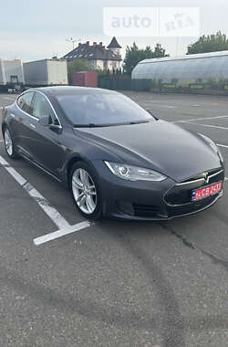 Ліфтбек Tesla Model S 2015 в Львові