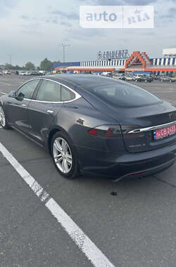 Лифтбек Tesla Model S 2015 в Львове