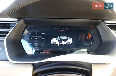 Лифтбек Tesla Model S 2015 в 