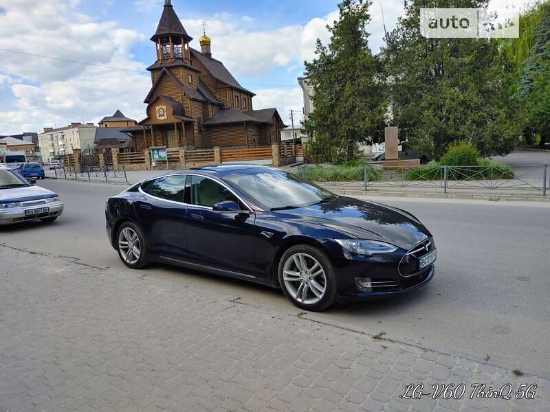 Ліфтбек Tesla Model S 2015 в Чемерівцях фото 9 Ліфтбек Tesla Model S 2015 в Чемерівцях