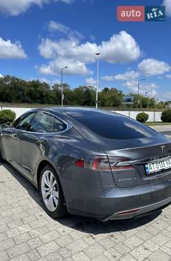Лифтбек Tesla Model S 2014 в 