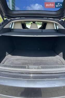 Лифтбек Tesla Model S 2014 в 