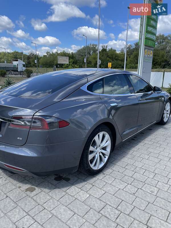 Лифтбек Tesla Model S 2014 в Ивано-Франковске