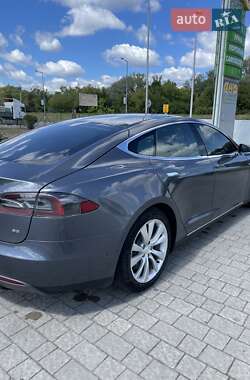 Лифтбек Tesla Model S 2014 в 