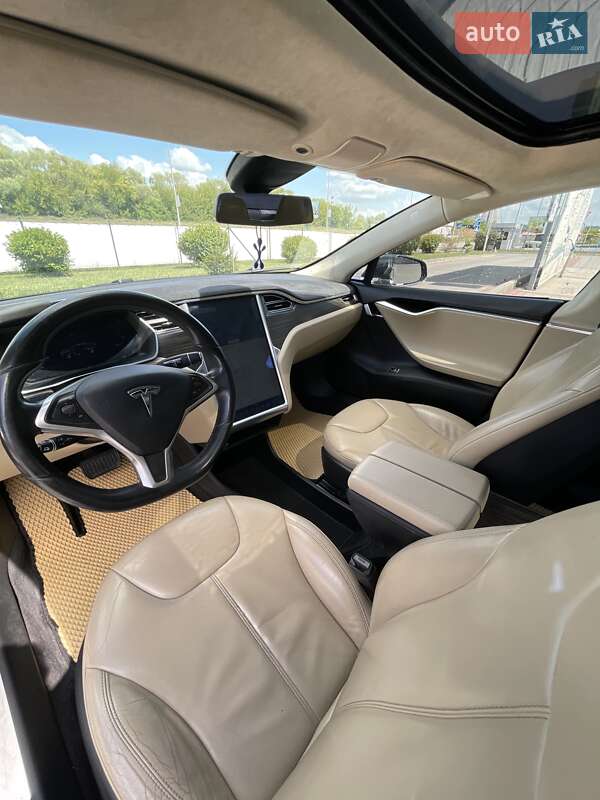 Лифтбек Tesla Model S 2014 в Ивано-Франковске