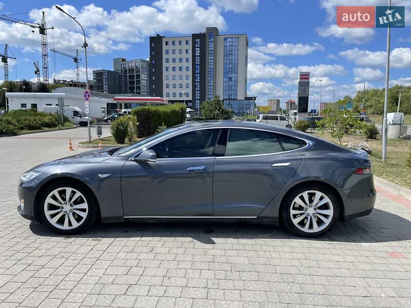 Лифтбек Tesla Model S 2014 в Ивано-Франковске