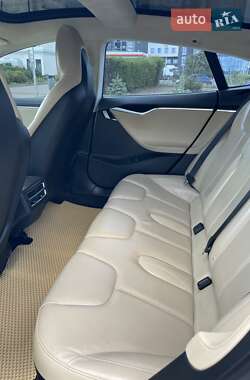 Лифтбек Tesla Model S 2014 в 