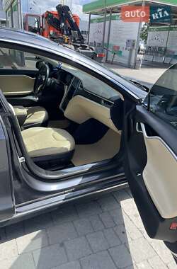 Лифтбек Tesla Model S 2014 в 