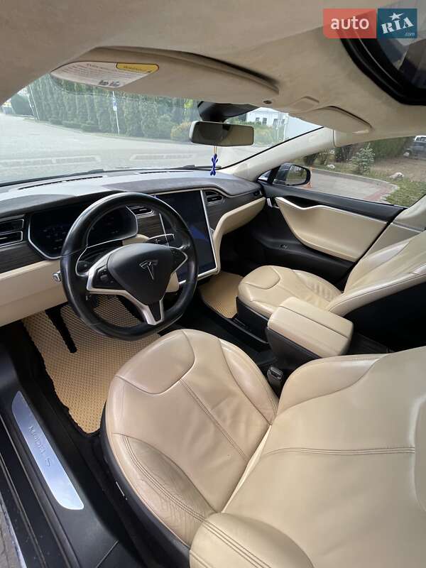 Лифтбек Tesla Model S 2014 в Ивано-Франковске